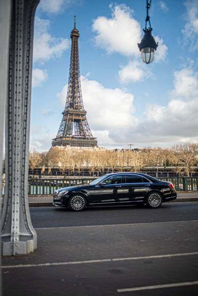 PRIVATE TRANSFER FROM PARIS EUROSTAR TRAIN STATION WITH PRIVATE DRIVER